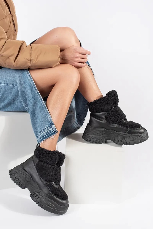 Schwarze Plateau-Schneestiefel mit Fell