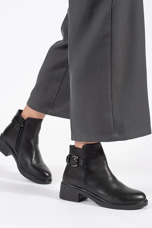 Damen-Halbschuhe mit Zierschnalle in...