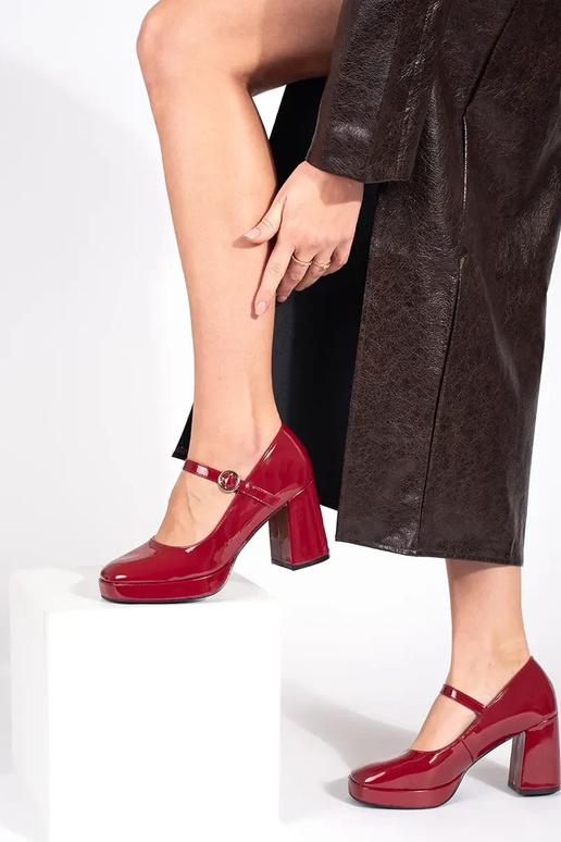 Rote Lack-Sneakers mit Schnalle für...