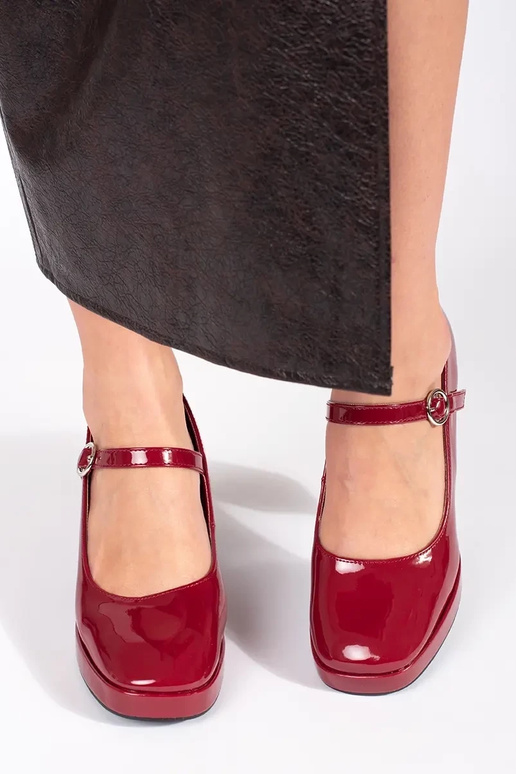 Rote Lack-Sneakers mit Schnalle für...