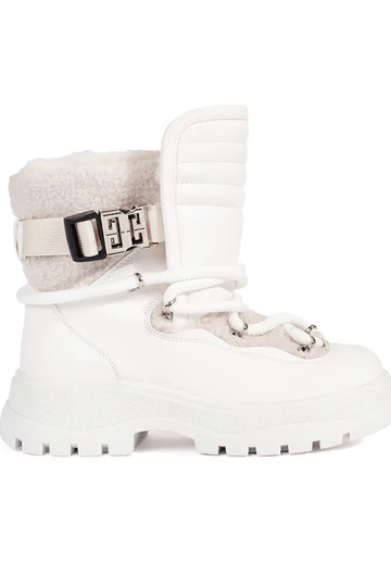 Zueiße Farbe Schneestiefel...