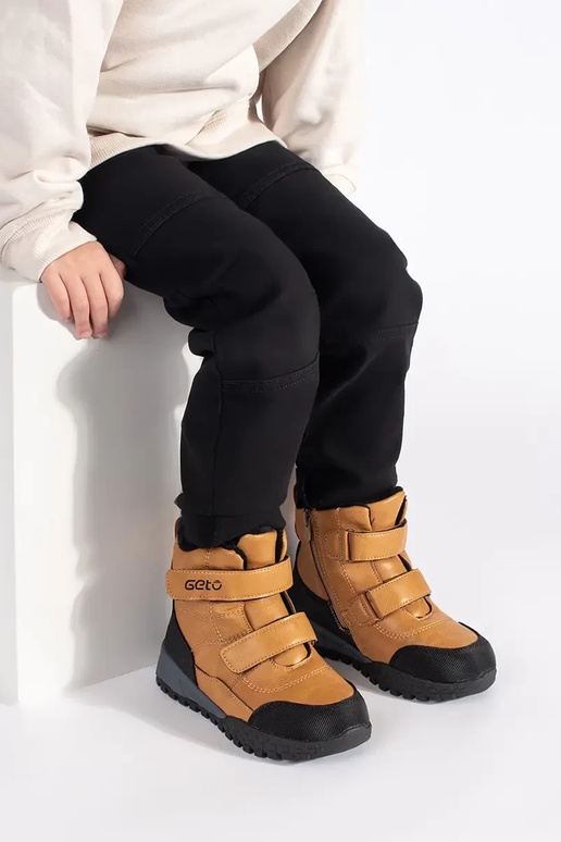 sich Zuarm laufen jungenhaft...