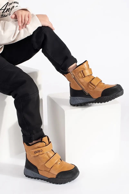 sich Zuarm laufen jungenhaft...