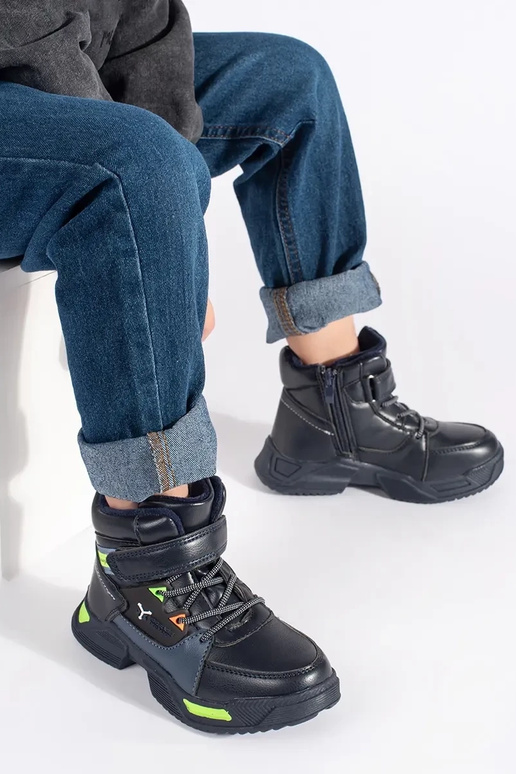 Groß isolieren trzeZuiki jungenhaft