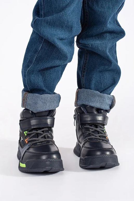 Groß isolieren trzeZuiki jungenhaft