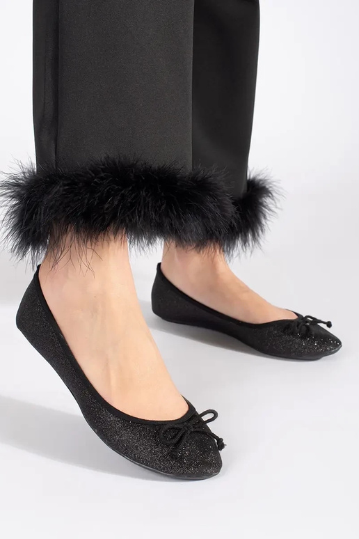 schZuarze Farbe glänzend Ballerinas...