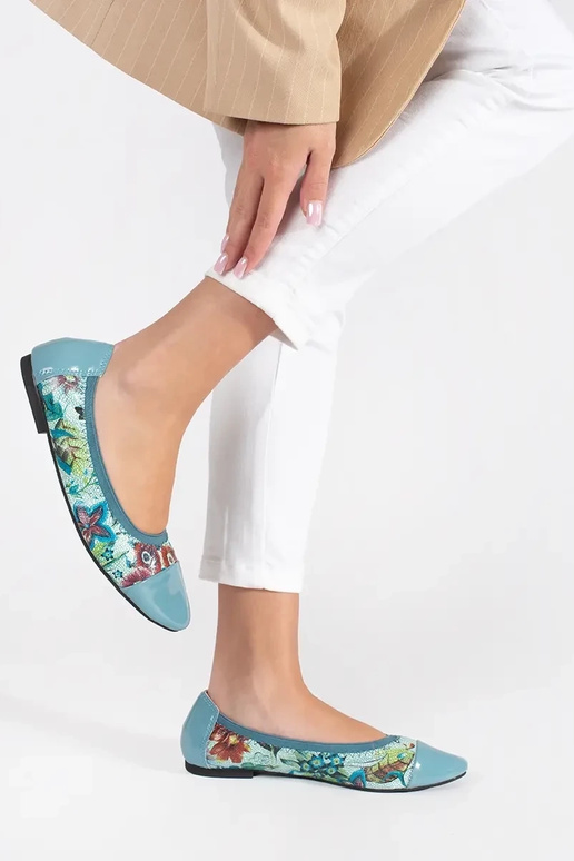 Ballerinas in Lackoptik mit Spitzen Ballerinas in Lackoptik mit Spitzen