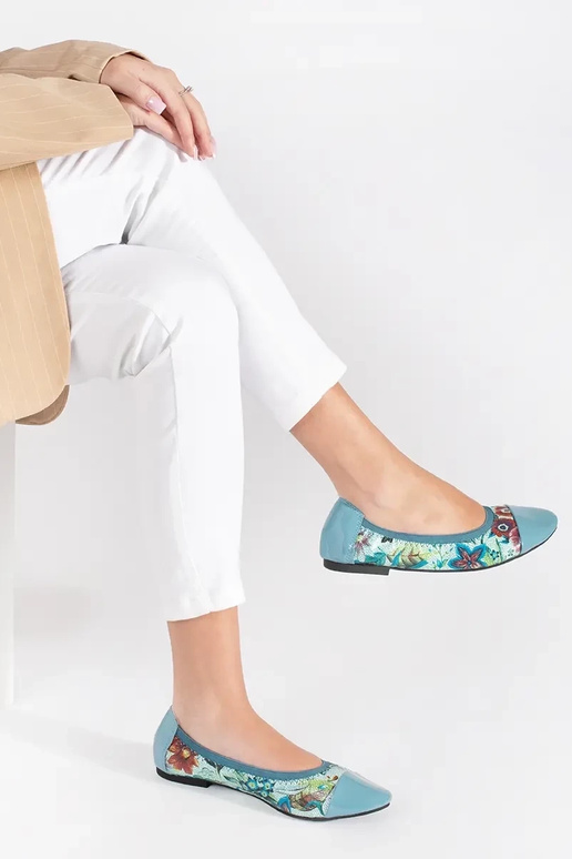 Ballerinas in Lackoptik mit Spitzen Ballerinas in Lackoptik mit Spitzen