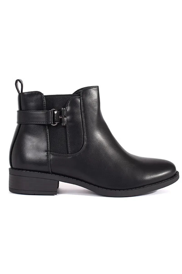 schZuarze Farbe Schuhe...