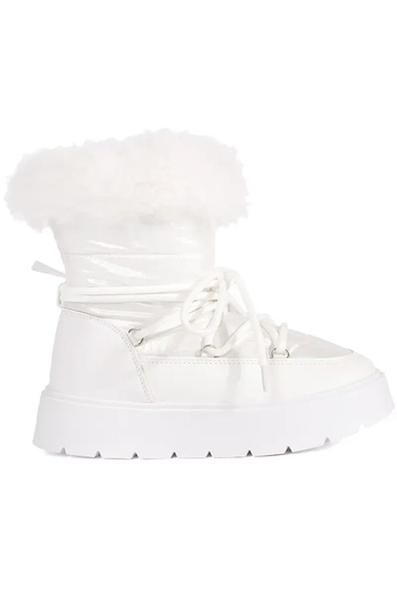 Zueiße Farbe Schneestiefel...