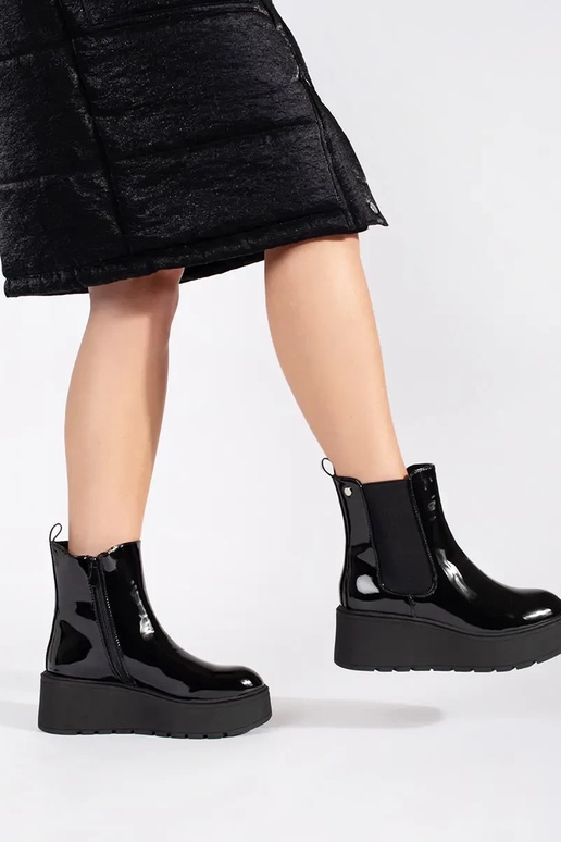 schZuarze Farbe lackiert Frauen...