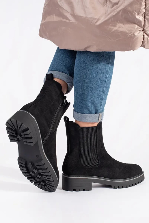Schwarze flache Wildlederschuhe mit... Schwarze flache Wildlederschuhe mit...