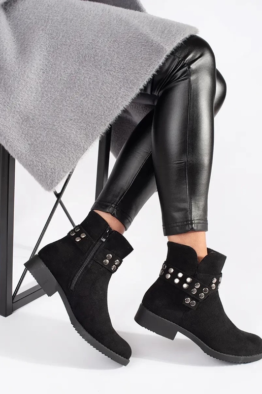 Niedrige Damen Schuhe aus Wildleder Niedrige Damen Schuhe aus Wildleder