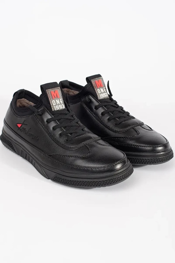 Schwarze warme Sportschuhe 2