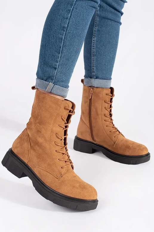 Braune isolierte Stiefel