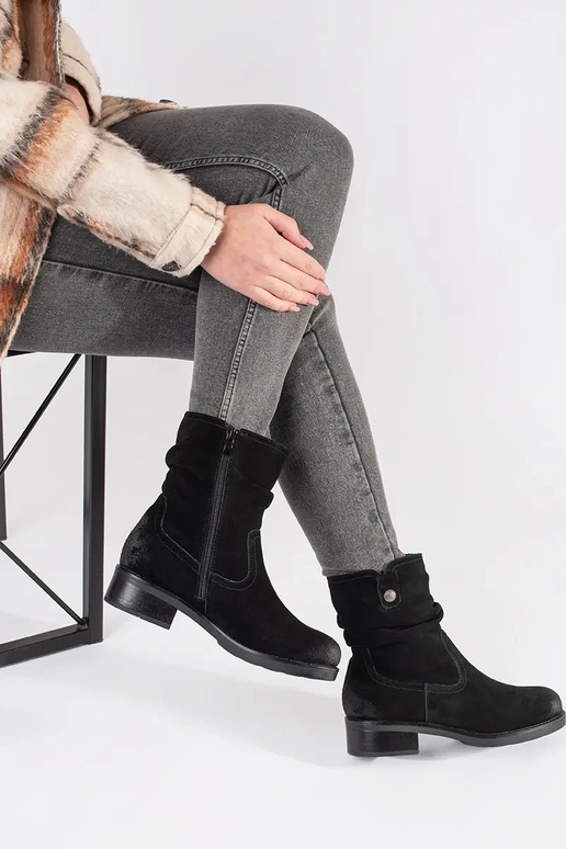 Schwarze Stiefeletten mit gerafftem...