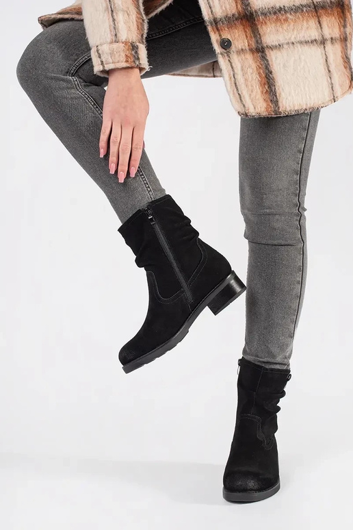 Schwarze Stiefeletten mit gerafftem...