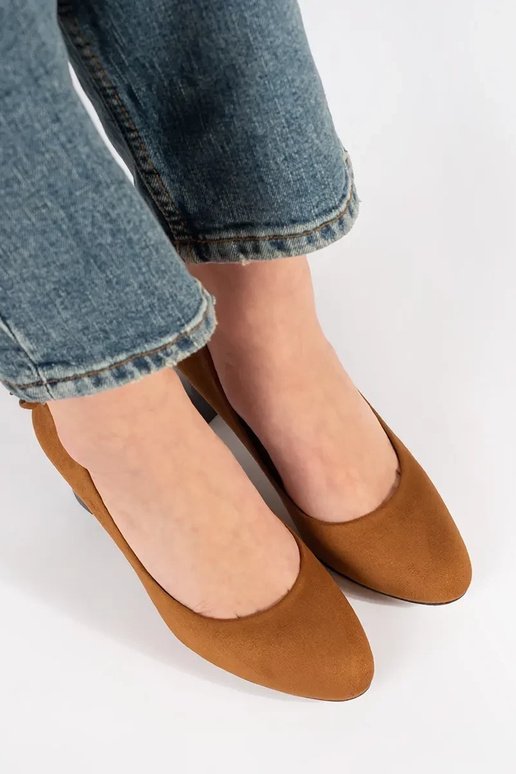 Rote Wildleder Pumps mit Blockabsatz Rote Wildleder Pumps mit Blockabsatz