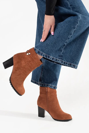 Braune Wildlederstiefeletten 2