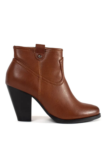 Braune Schuhe mit hohen...