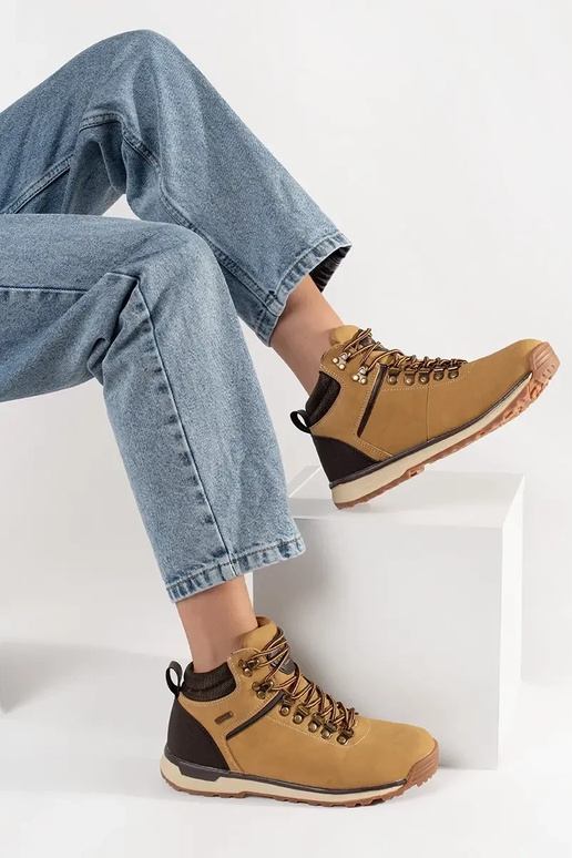 Braune Trekking-Schuhe Braune Trekking-Schuhe