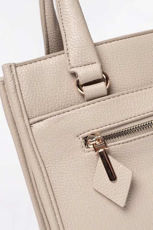 Elfenbeinfarbener Handtasche mit... Elfenbeinfarbener Handtasche mit...