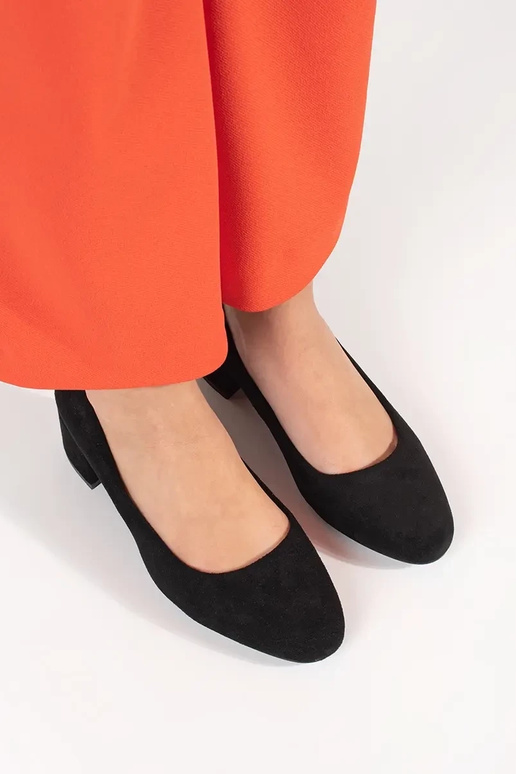 Schwarze Wildleder High Heels auf...