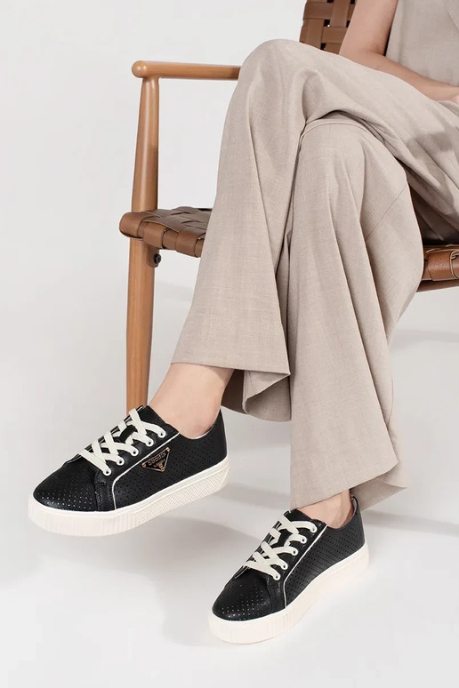 juodos spalvos pusbačiai su platforma... juodos spalvos pusbačiai su platforma...