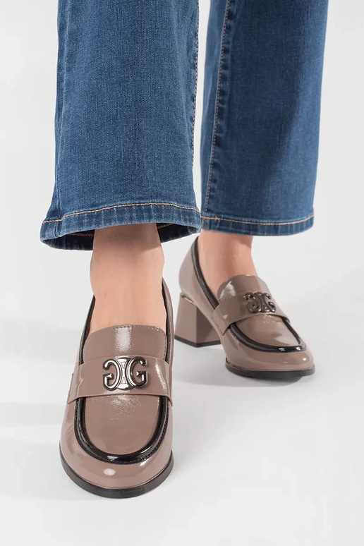 Stylische Halbschuhe in Taupe Stylische Halbschuhe in Taupe