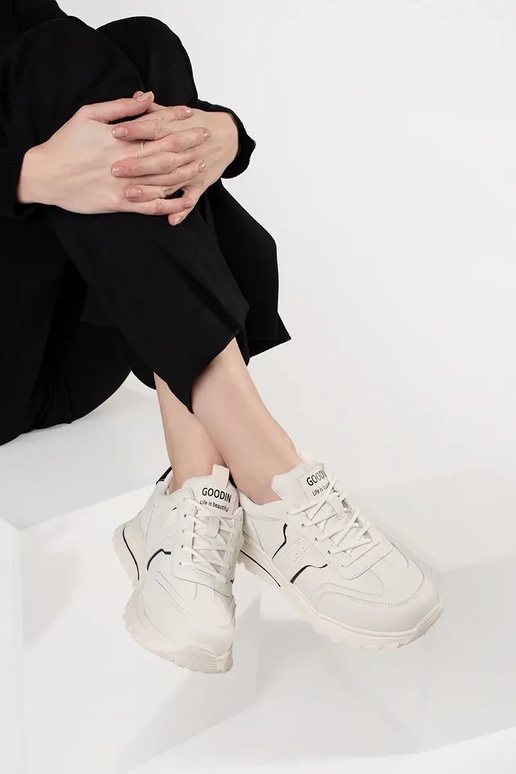 Sportliche Schuhe aus Leder mit...