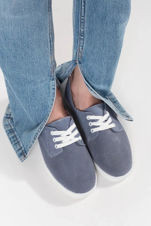 Blaue Schuhe aus Naturleder mit... Blaue Schuhe aus Naturleder mit...