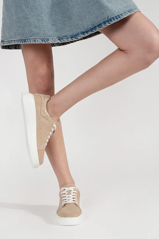 Leder Sneakers mit Lochmuster auf...