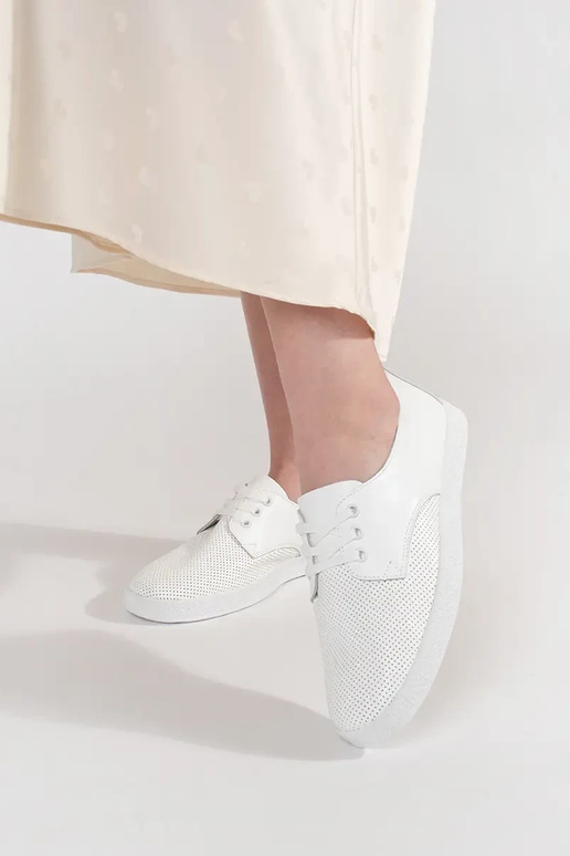 Weiße Ajour-Sneaker aus Naturleder Weiße Ajour-Sneaker aus Naturleder