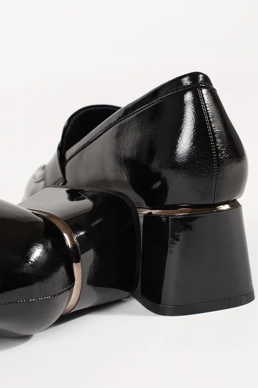 Schwarze Ankle Boots auf hohen Absätzen Schwarze Ankle Boots auf hohen Absätzen