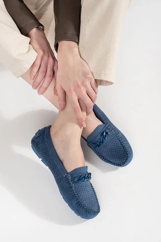 baltos spalvos dziurkoĮane oda... baltos spalvos dziurkoĮane oda...