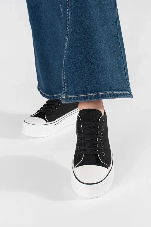 Schwarze klassische Damen-Sneaker auf...