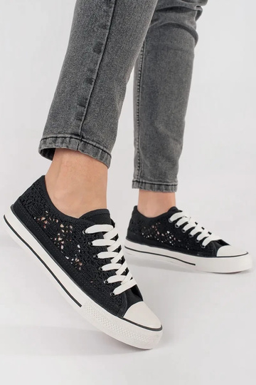 Schwarze durchbrochene Schuhe 2