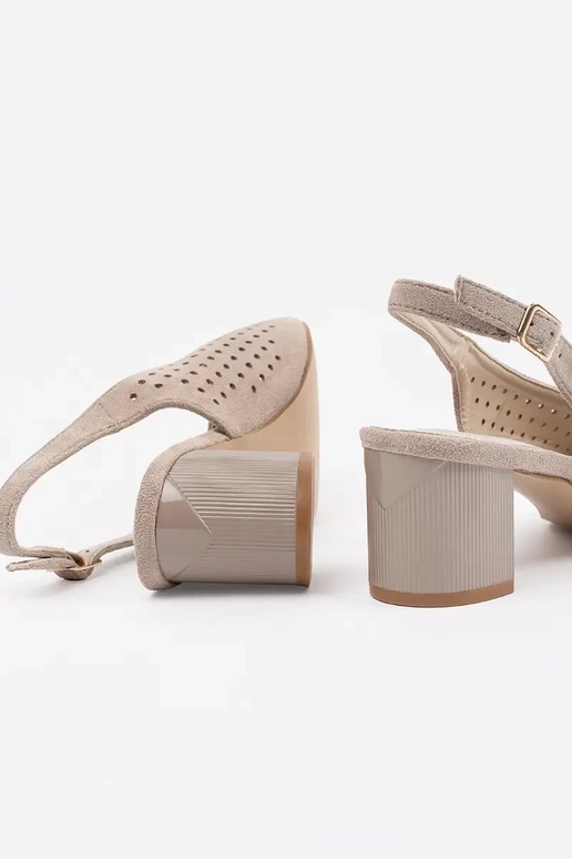 Sandalen mit Absatz in Silber von...