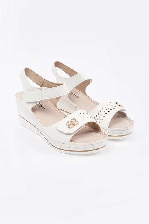 Weiße Wedgesandalen mit offenem Absatz