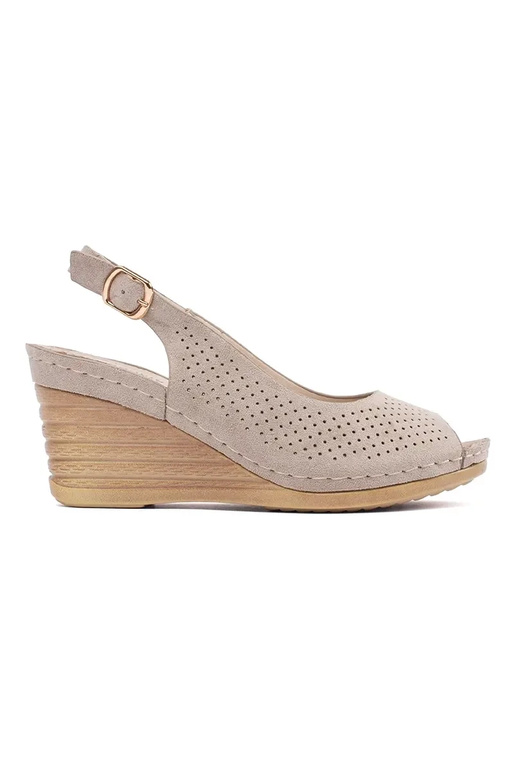 Ausschnittsandalen in sandfarben auf... Ausschnittsandalen in sandfarben auf...