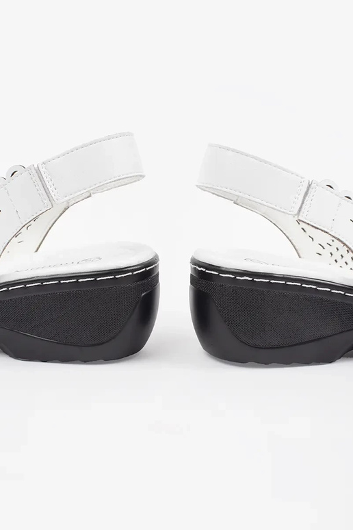 Frauen Sandalen in Sandfarbe mit...