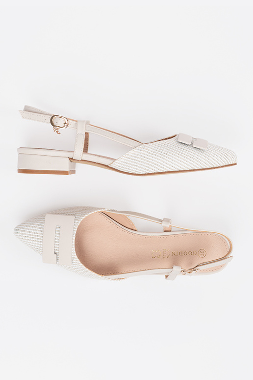 Weiße Sandalen mit offenem Absatz