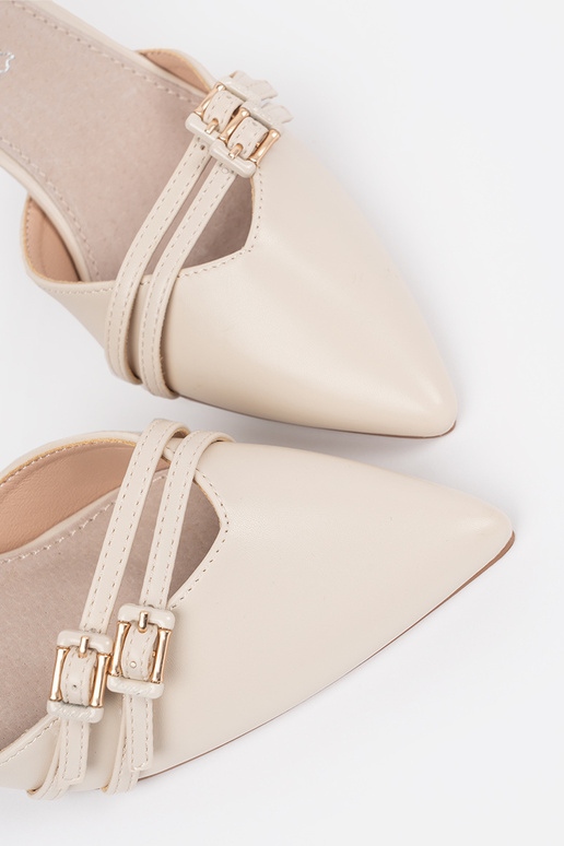 Hochhackige Schuhe in Elfenbeinfarbe Hochhackige Schuhe in Elfenbeinfarbe