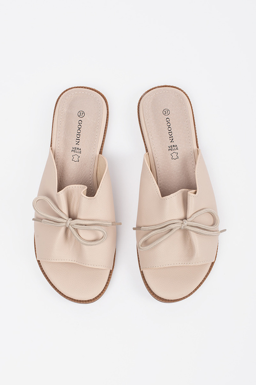 Beige Pantoletten mit Schleife Beige Pantoletten mit Schleife