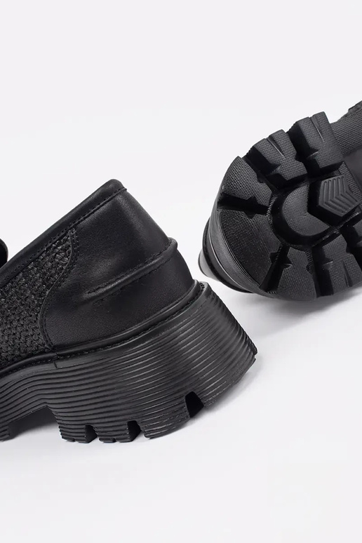 Schwarze Mokassins mit Plattform und... Schwarze Mokassins mit Plattform und...