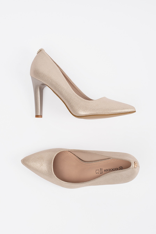Sandfarbene glänzende Pumps mit Absatz Sandfarbene glänzende Pumps mit Absatz