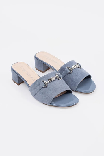 Blaue Schlapfen mit Absatz... 2