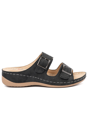 Sandaletten auf niedriger...