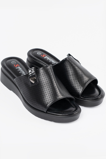 Luftige Pantoletten mit... 2