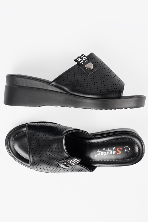 Luftige Pantoletten mit Plattform in... Luftige Pantoletten mit Plattform in...